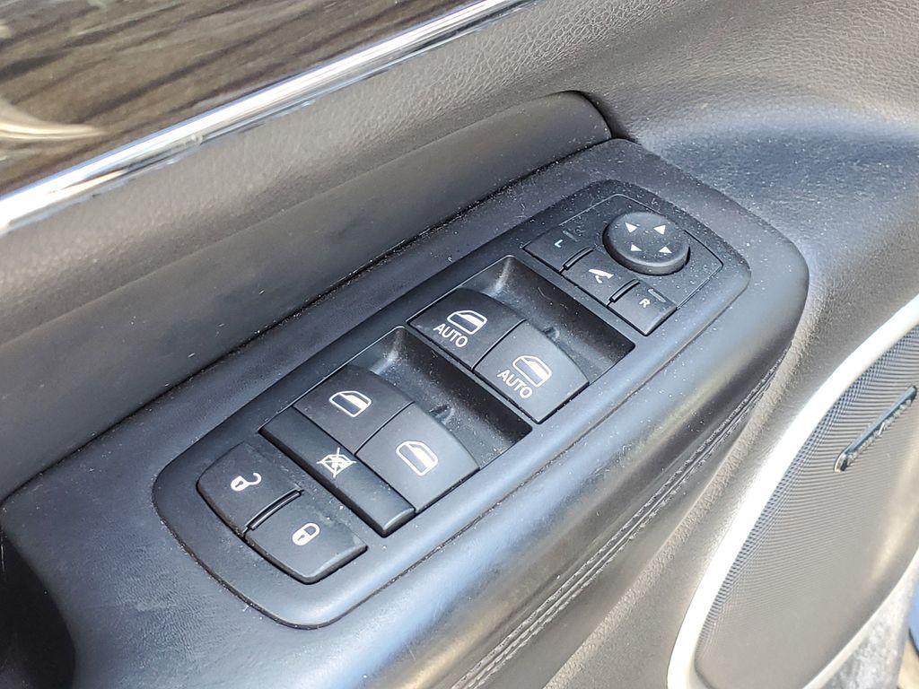 used 2015 Jeep Grand Cherokee car, priced at $9,990