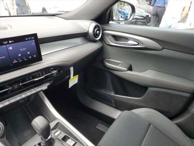 new 2025 Alfa Romeo Tonale car, priced at $37,625