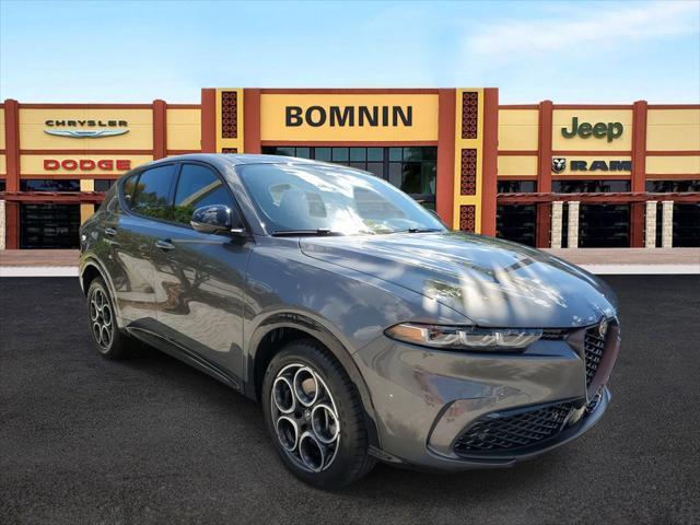new 2025 Alfa Romeo Tonale car, priced at $37,625