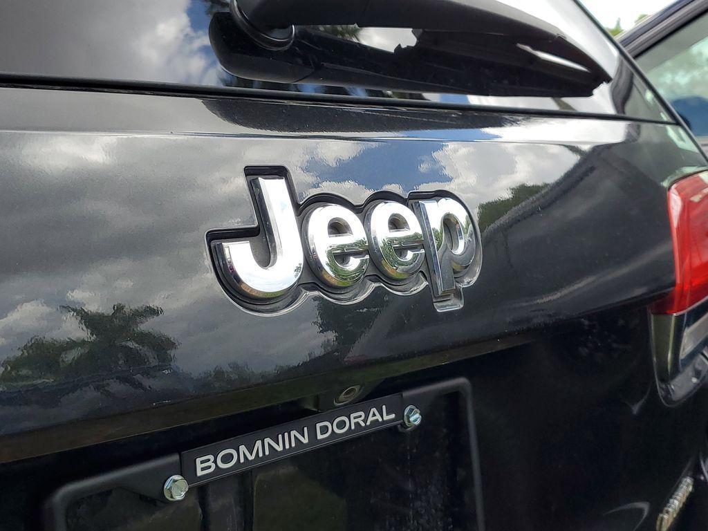 used 2015 Jeep Grand Cherokee car, priced at $9,990