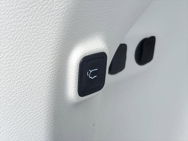 used 2019 Jeep Cherokee car, priced at $15,690