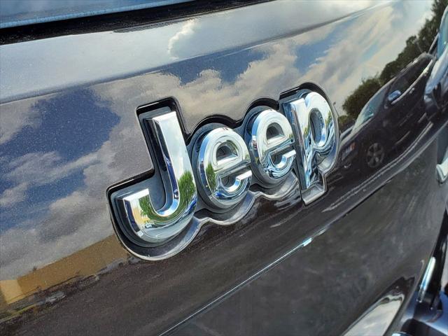 used 2017 Jeep Grand Cherokee car, priced at $12,490