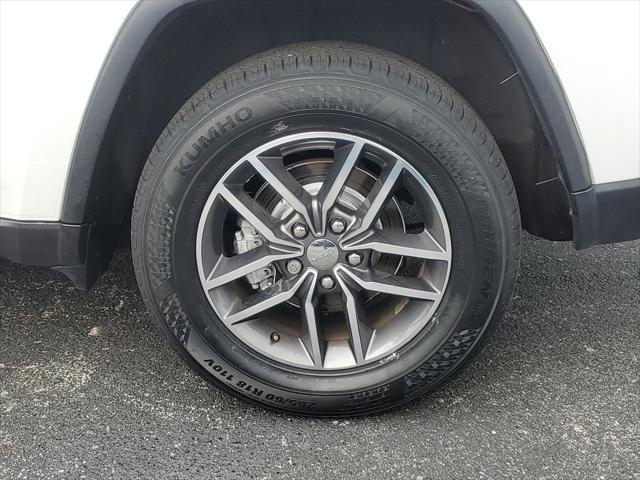 used 2017 Jeep Grand Cherokee car, priced at $12,490