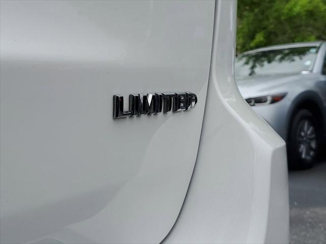 used 2017 Jeep Grand Cherokee car, priced at $12,490