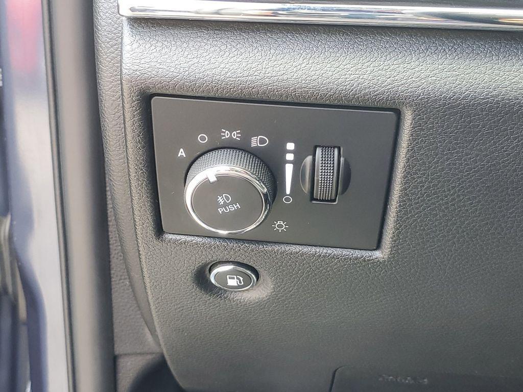 used 2019 Jeep Grand Cherokee car, priced at $14,490
