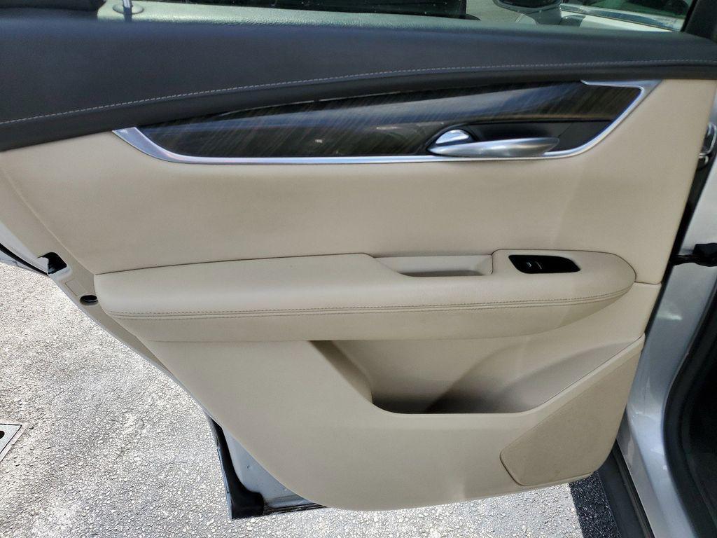 used 2017 Cadillac XT5 car, priced at $7,990