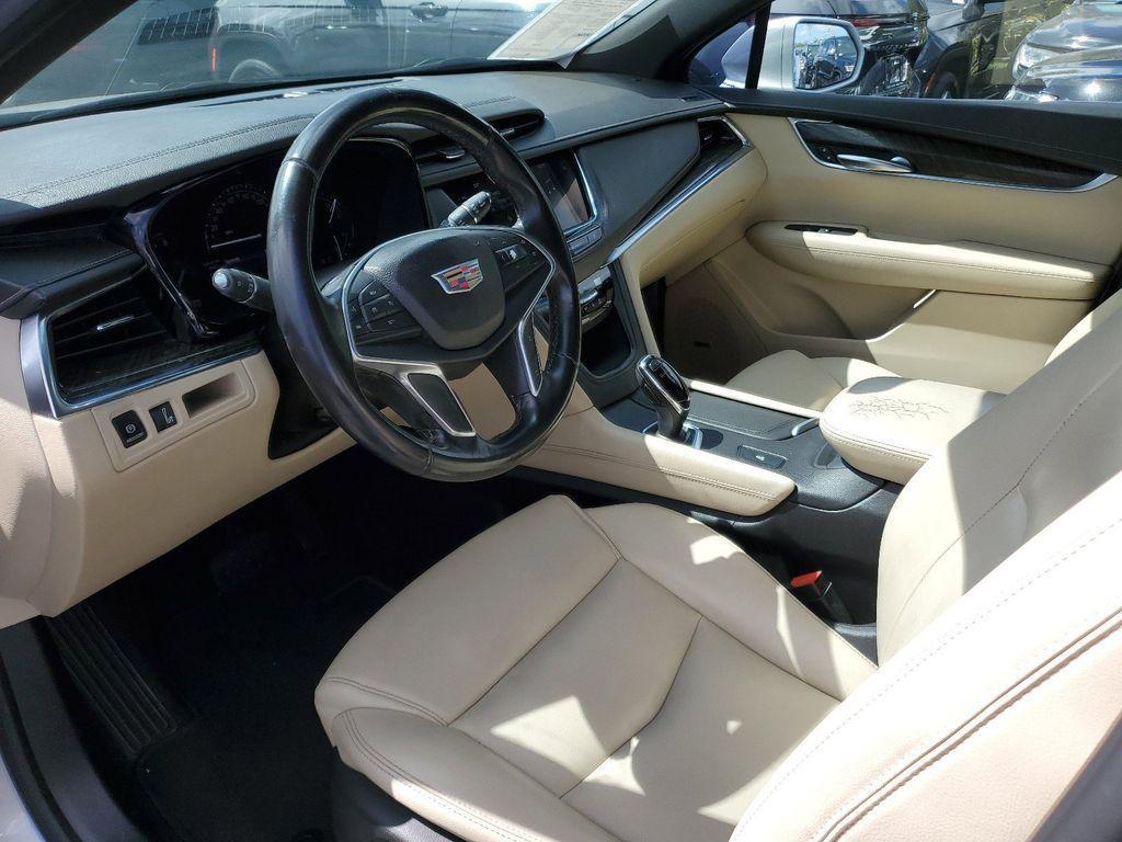 used 2017 Cadillac XT5 car, priced at $7,990