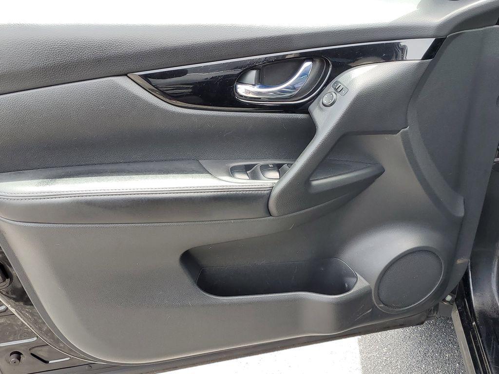 used 2020 Nissan Rogue Sport car, priced at $11,490