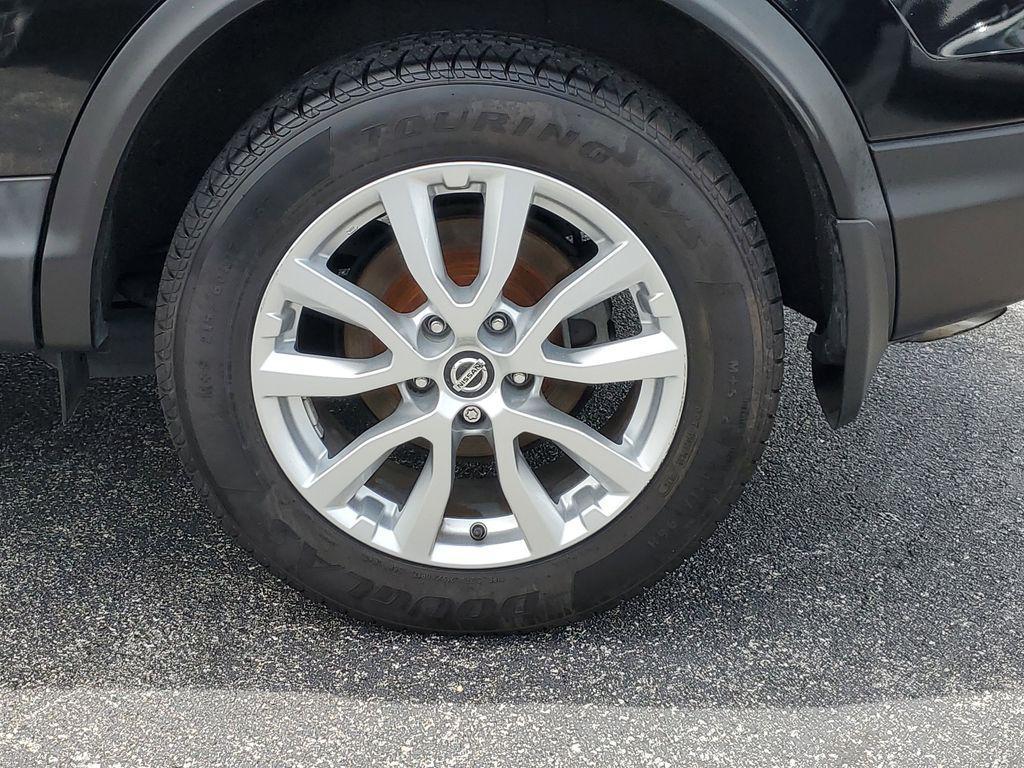 used 2020 Nissan Rogue Sport car, priced at $11,490