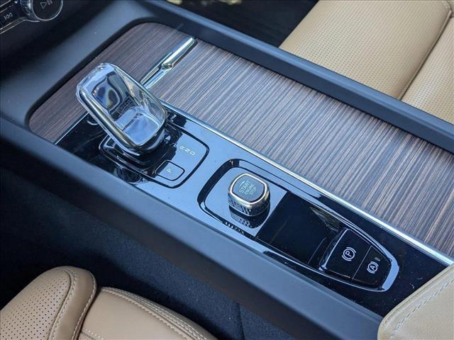 used 2022 Volvo XC60 car, priced at $39,997