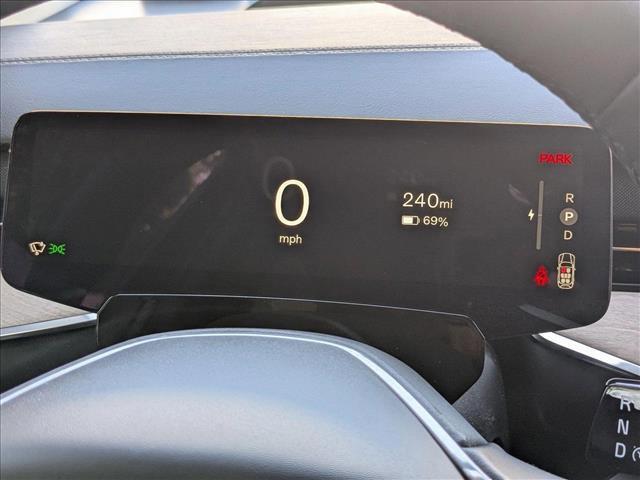 new 2025 Volvo EX90 car, priced at $91,705