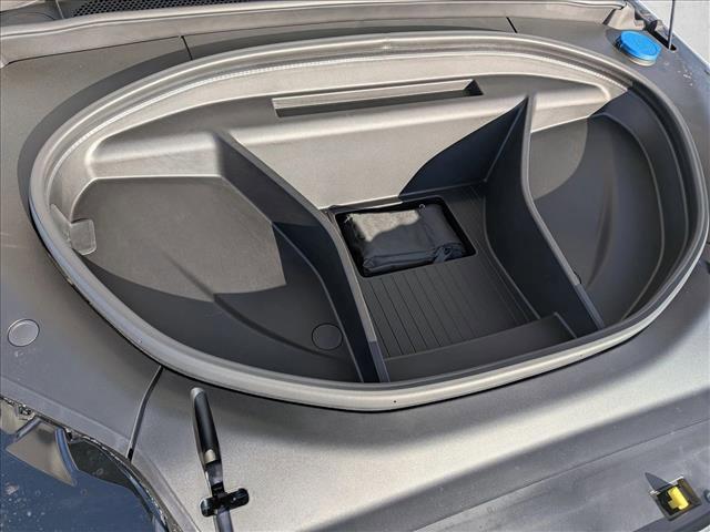 new 2025 Volvo EX90 car, priced at $77,297