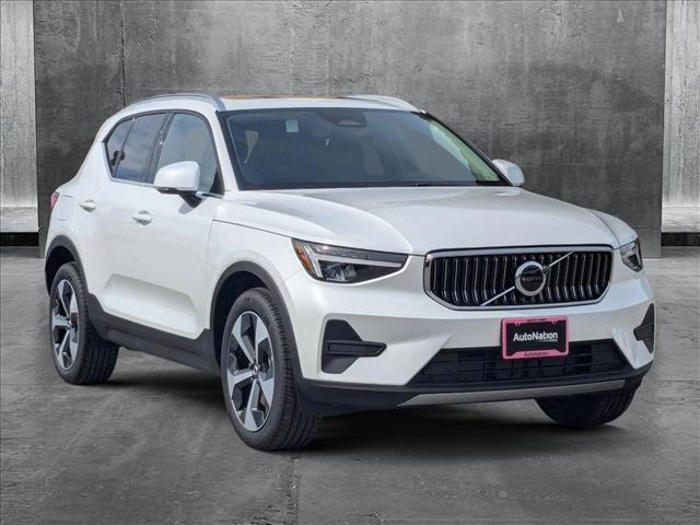 new 2025 Volvo XC40 car, priced at $44,015