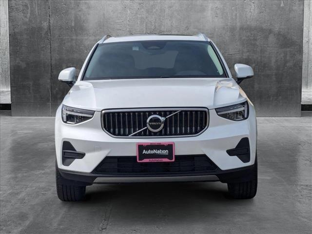 new 2025 Volvo XC40 car, priced at $44,015