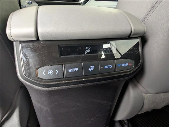 used 2021 Toyota Highlander car, priced at $32,064