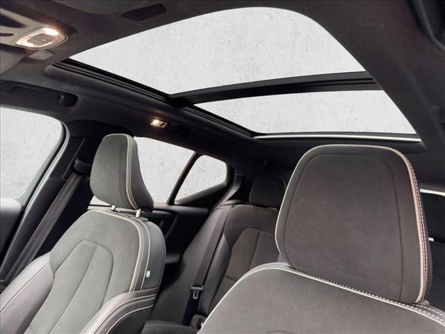 used 2020 Volvo XC40 car, priced at $24,495