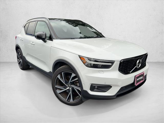 used 2020 Volvo XC40 car, priced at $24,495