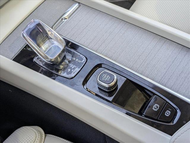 new 2025 Volvo XC60 car, priced at $59,660