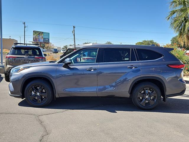 used 2021 Toyota Highlander car, priced at $31,999