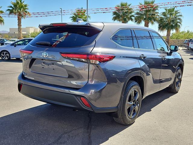 used 2021 Toyota Highlander car, priced at $31,999