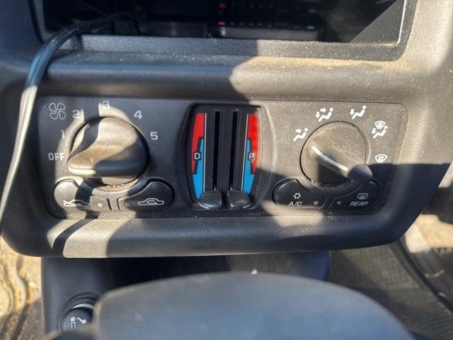 used 2001 Chevrolet Monte Carlo car, priced at $4,175