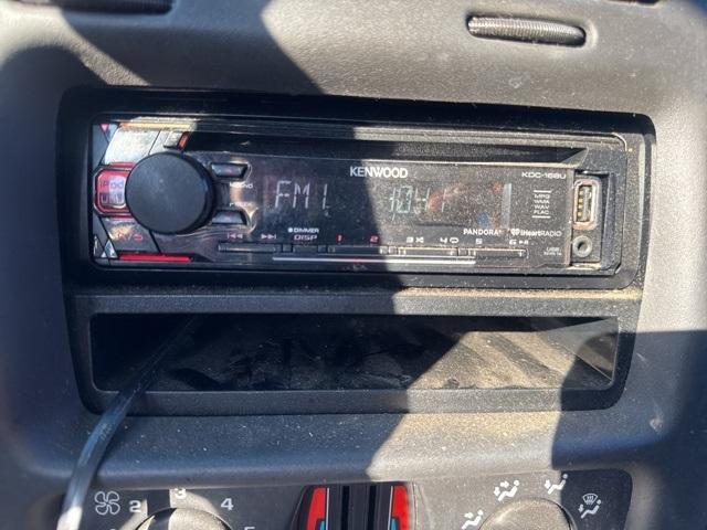 used 2001 Chevrolet Monte Carlo car, priced at $4,175