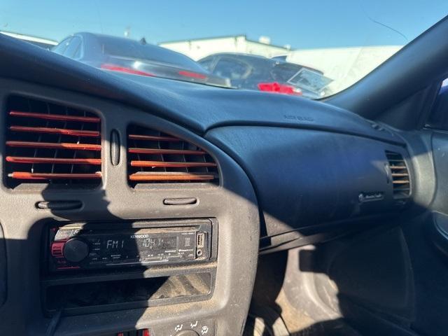 used 2001 Chevrolet Monte Carlo car, priced at $4,175