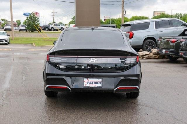 new 2025 Hyundai Sonata Hybrid car, priced at $26,467