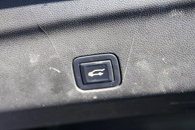 used 2022 GMC Yukon XL car, priced at $47,468