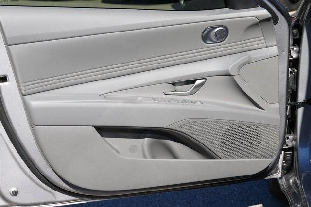 new 2025 Hyundai ELANTRA HEV car, priced at $25,983
