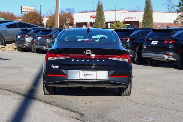 new 2025 Hyundai Elantra car