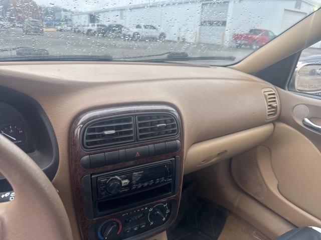 used 2001 Saturn L car, priced at $2,000