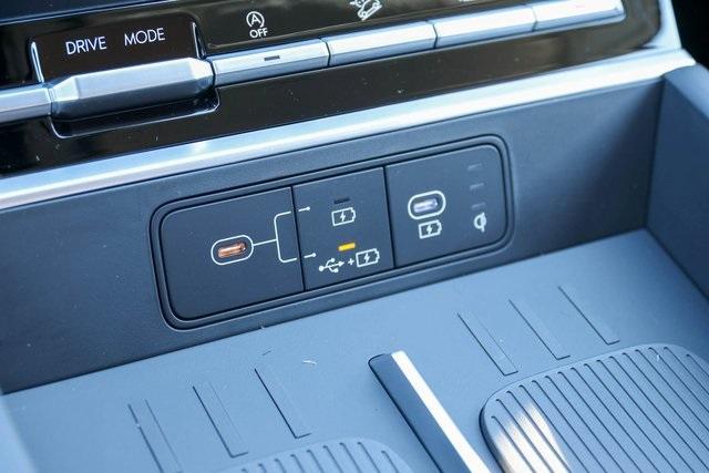 new 2025 Hyundai Santa Fe car, priced at $35,202