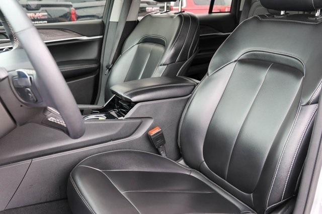 used 2023 Jeep Grand Cherokee car, priced at $28,000