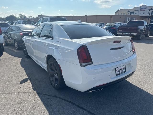 used 2021 Chrysler 300 car, priced at $27,984