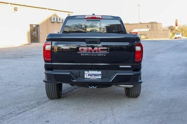 new 2024 GMC Canyon car