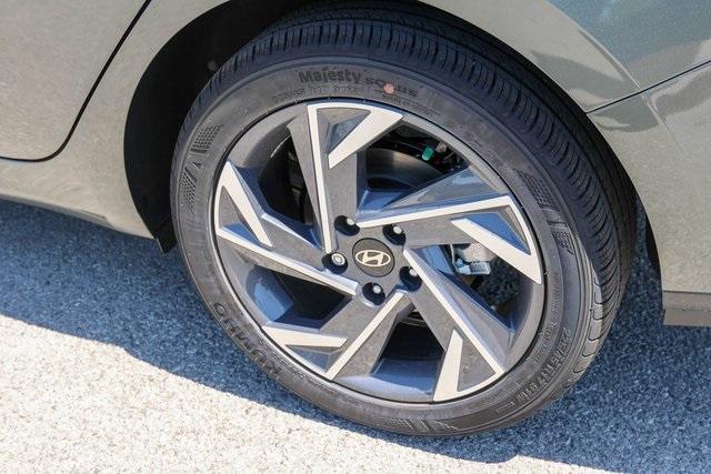 new 2025 Hyundai Elantra car, priced at $23,061