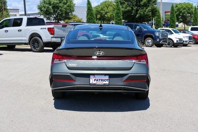 new 2025 Hyundai Elantra car, priced at $23,061