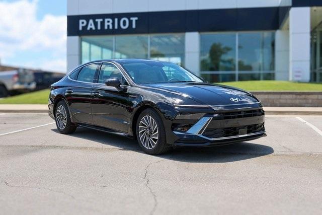 new 2025 Hyundai Sonata Hybrid car, priced at $36,793