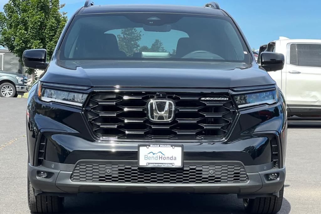 new 2025 Honda Pilot car, priced at $53,126