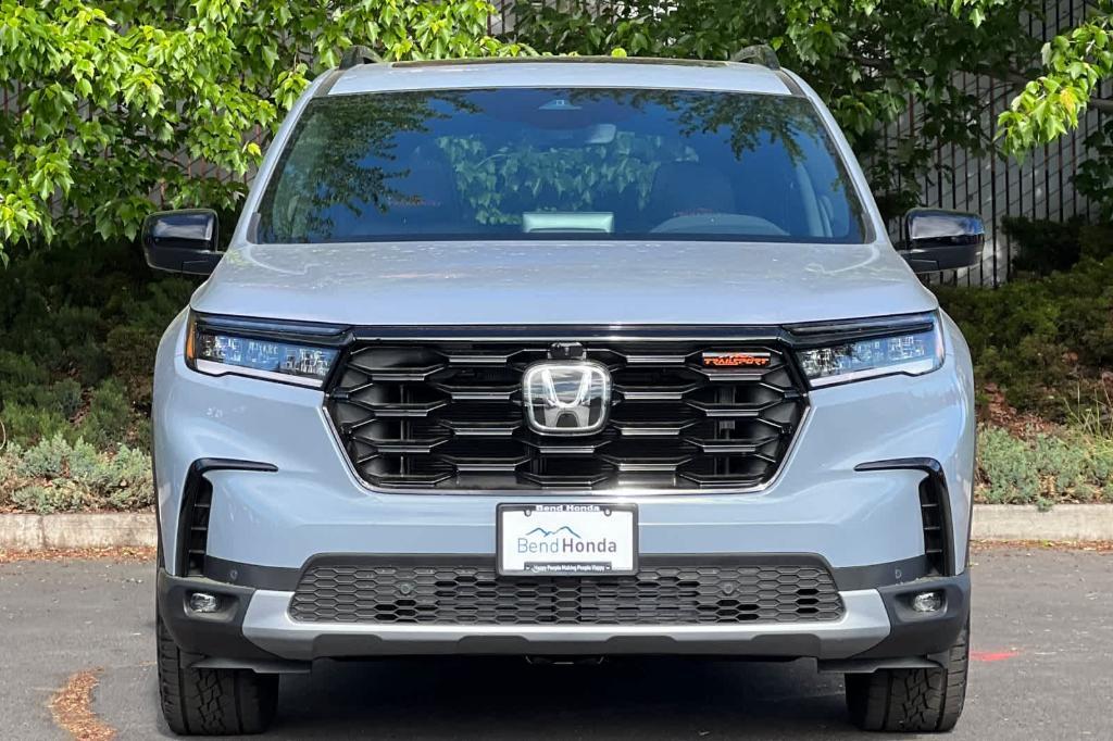 new 2025 Honda Pilot car, priced at $51,250