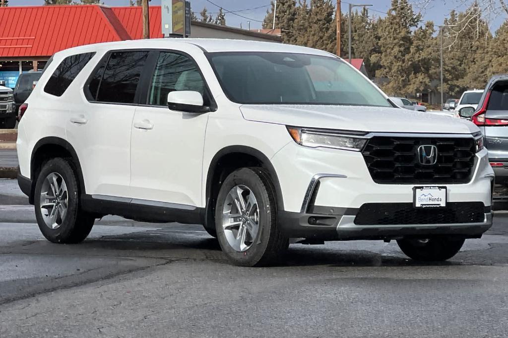 new 2025 Honda Pilot car, priced at $46,179