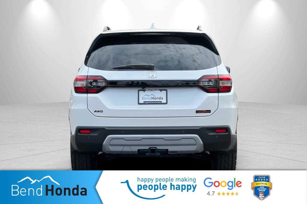 new 2025 Honda Pilot car, priced at $48,999
