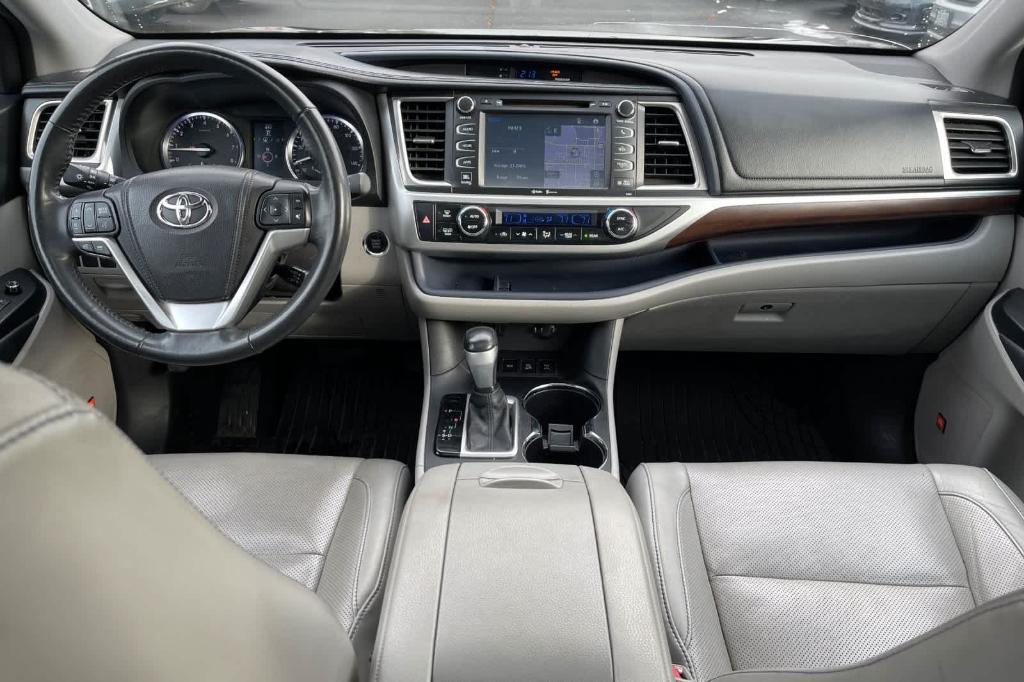 used 2015 Toyota Highlander car, priced at $22,990