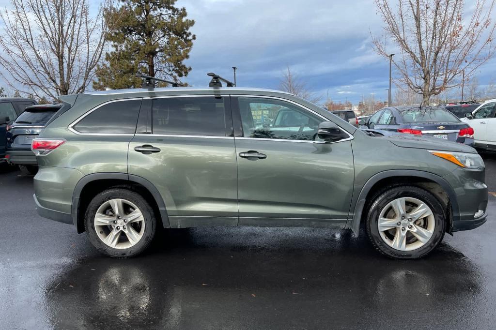 used 2015 Toyota Highlander car, priced at $22,990