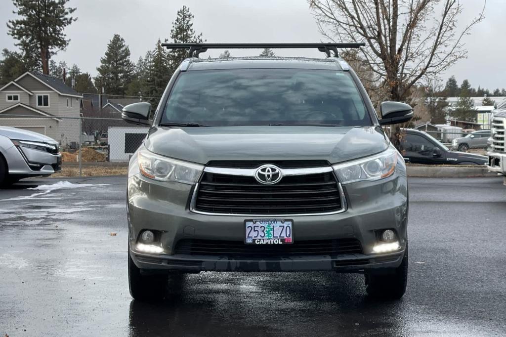 used 2015 Toyota Highlander car, priced at $22,990