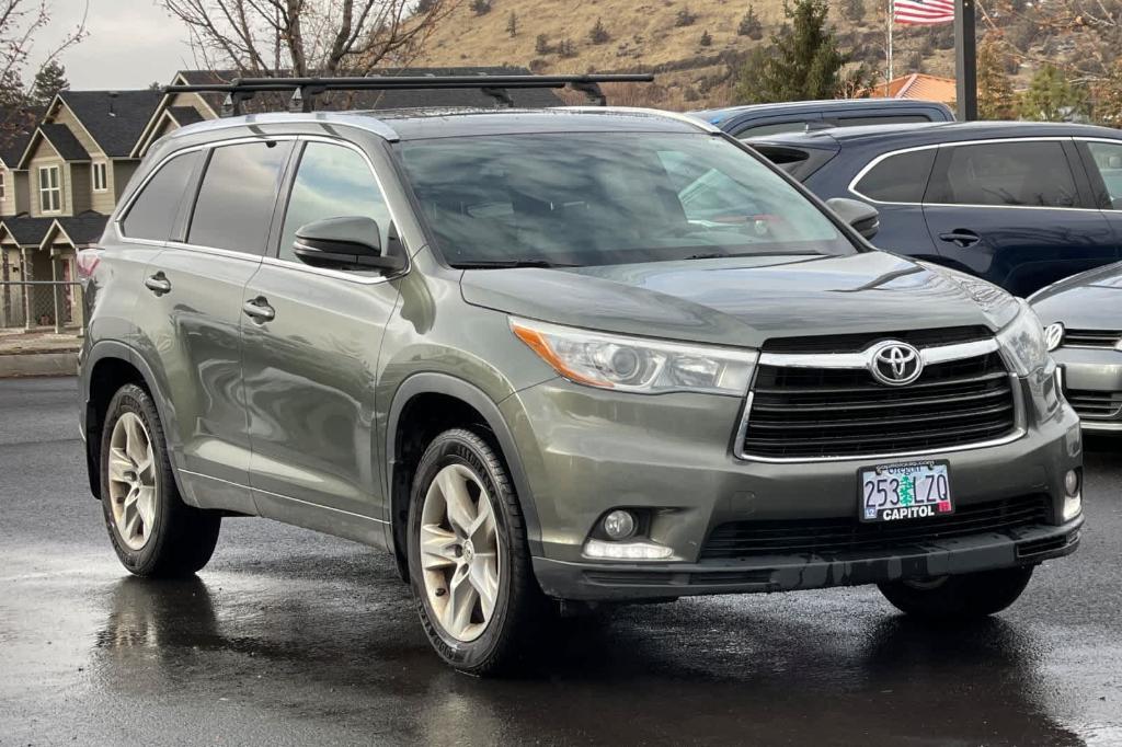 used 2015 Toyota Highlander car, priced at $22,990