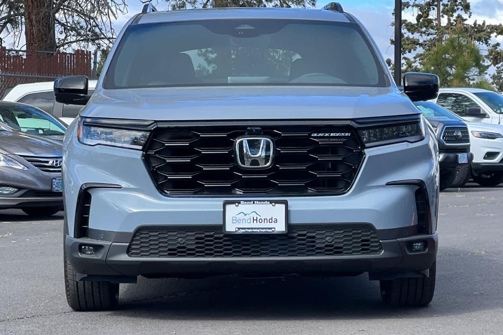 new 2025 Honda Pilot car, priced at $52,888