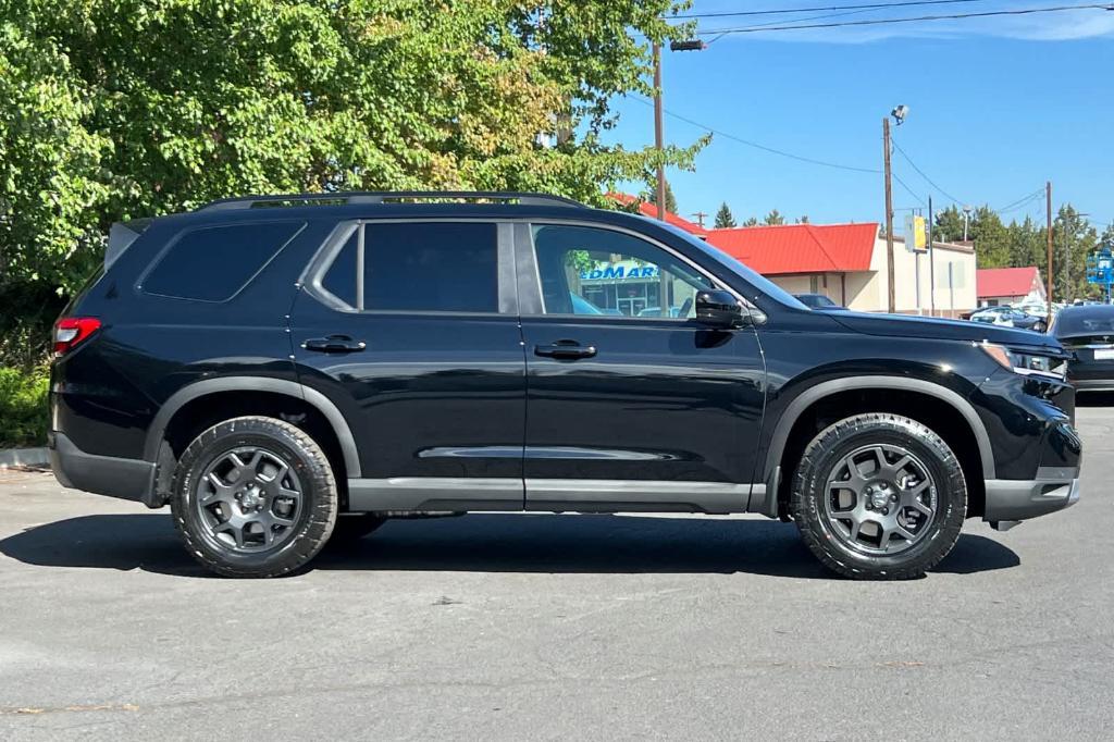 new 2025 Honda Pilot car, priced at $50,795