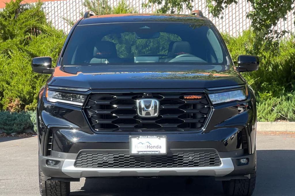 new 2025 Honda Pilot car, priced at $50,795